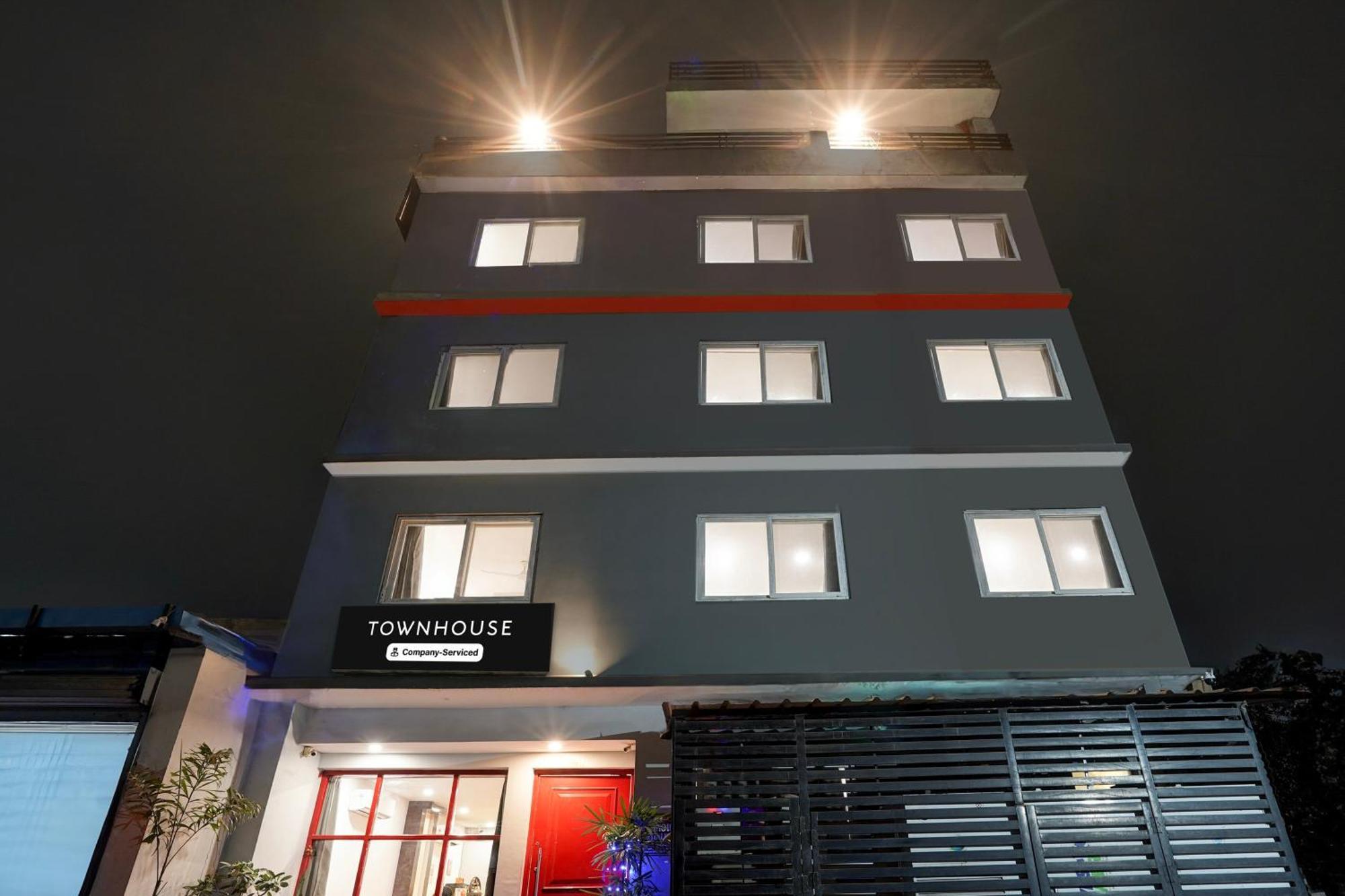 Super Townhouse Gomti Nagar Sector 6 Near Ekana Stadium Лакхнау Экстерьер фото